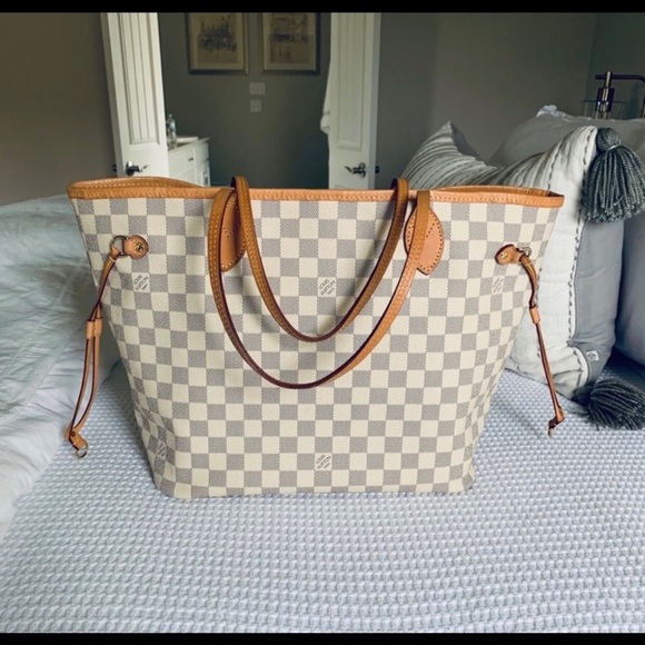 Louis Vuitton Handbags - Louis Vuitton Neverfull MM